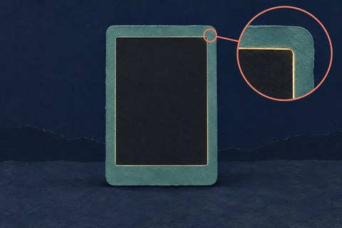 AI-papiercollage van een e-reader met een uitvergrote lichte lijn langs het donkere scherm.